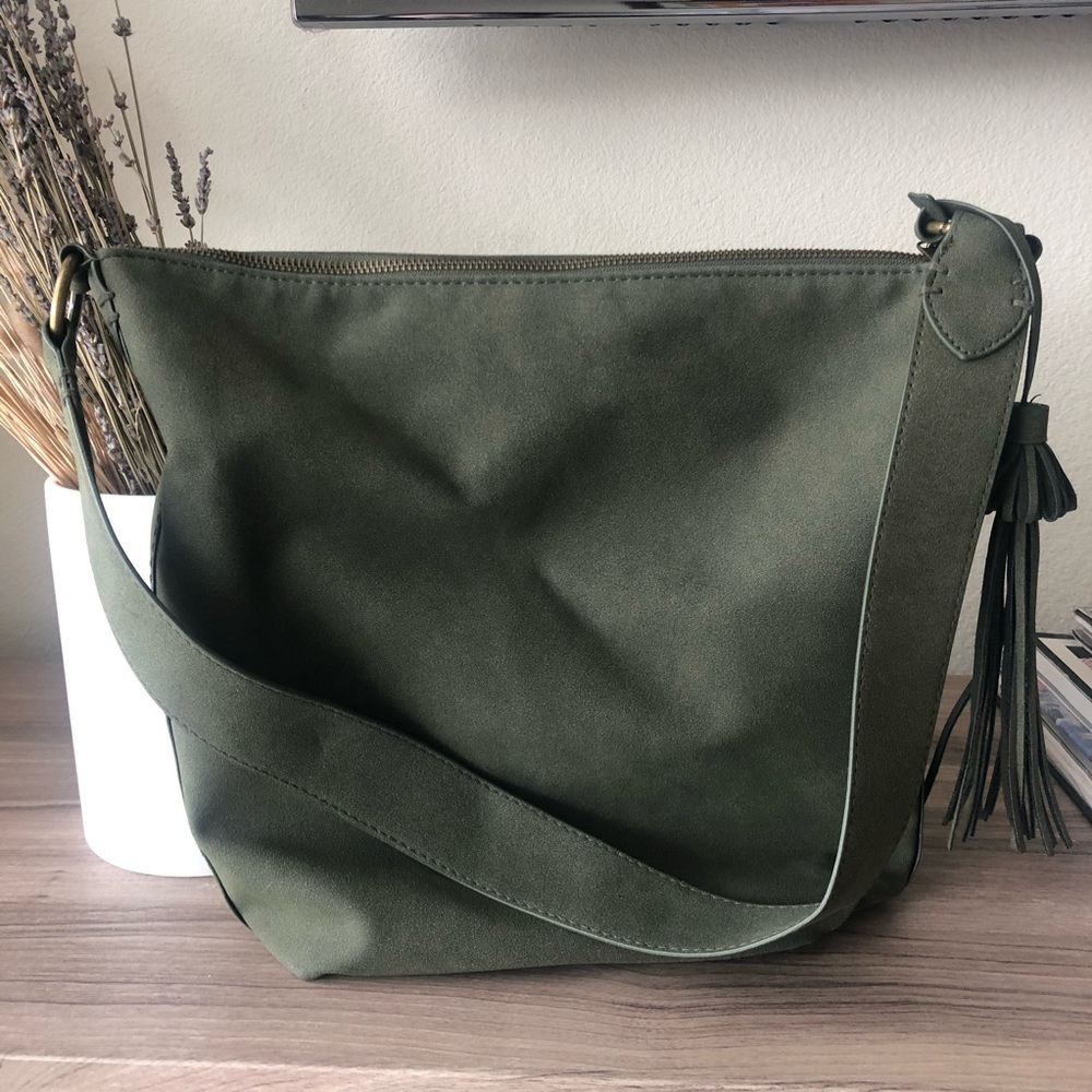 Green crossbody bag